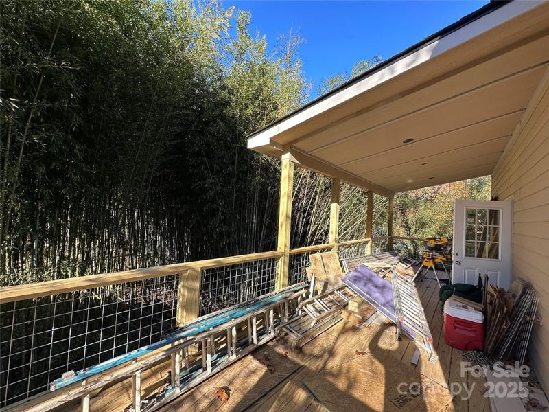 Spacious back porch/deck