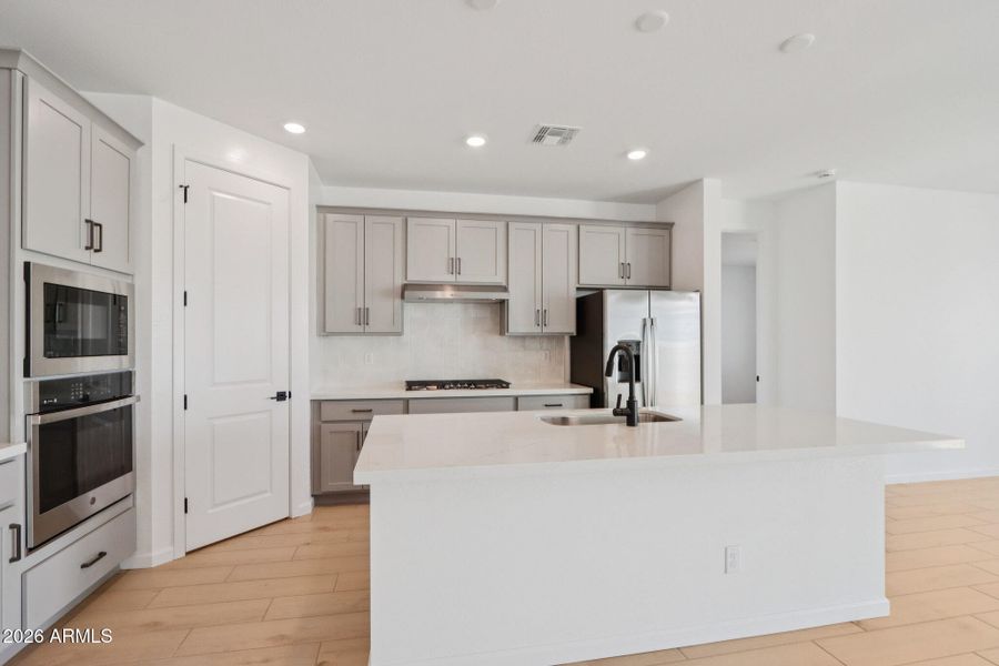 5-web-or-mls-N 162nd Dr-S1103-012 5-web-or-mls-N 162nd Dr-S1103-012