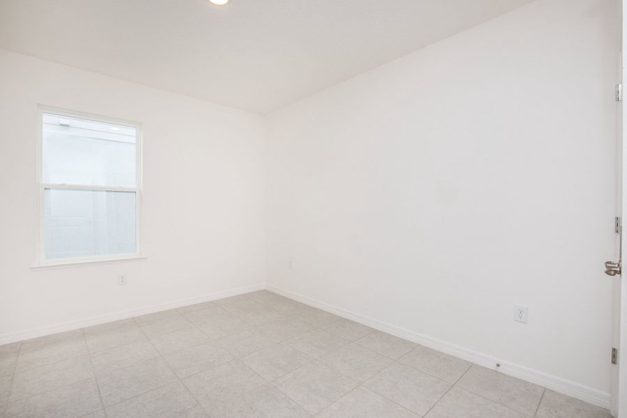 Representative unfurnished interior of a home built from the Victoria by Maronda Homes in Cassie Oaks, Jacksonville (Image 15).
