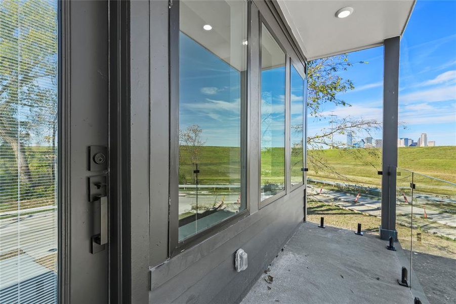 Exterior details and patio area of a home in , Dallas (Image 3).