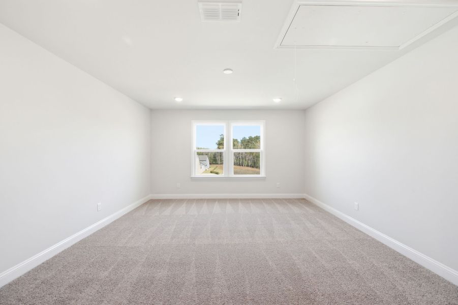 Spacious, unfurnished interior of a new home in Carriage Estates, Lexington (Image 20).