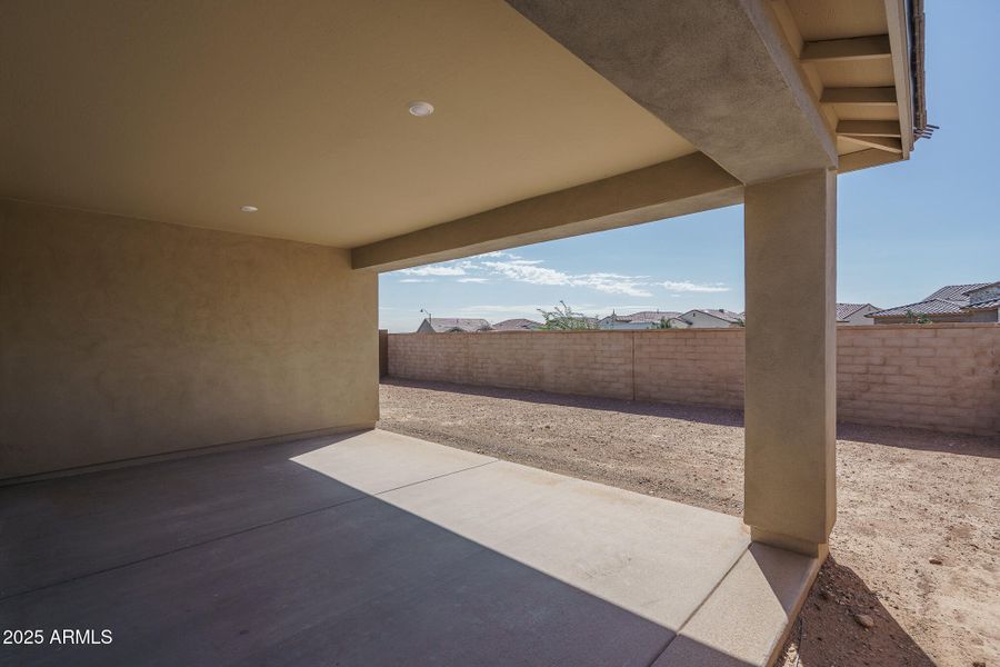 21) BACK PATIO 21) BACK PATIO