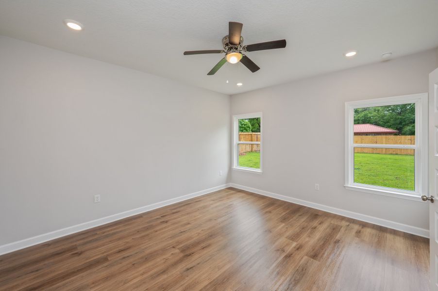Spacious, unfurnished interior of a new home in Barton's Bend, Crestview (Image 17). Spacious, unfurnished interior of a new home in Barton's Bend, Crestview (Image 17).