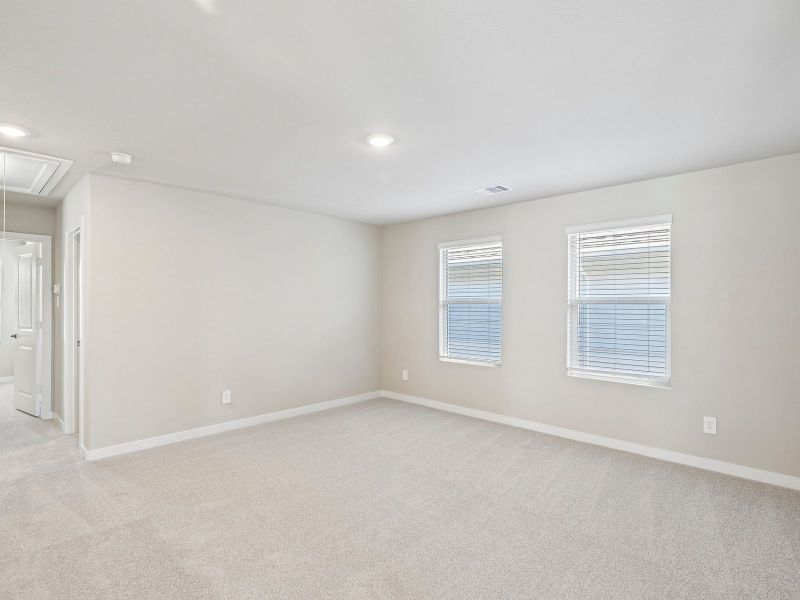 Spacious, unfurnished interior of a new home in Oak Ridge Park, Corinth (Image 12).