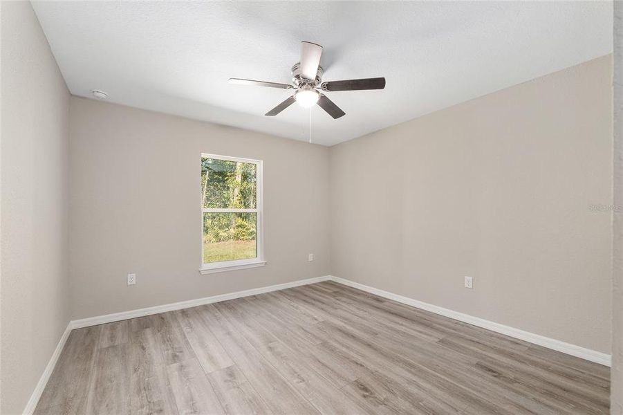 Spacious, unfurnished interior of a new home in , Dunnellon (Image 18).