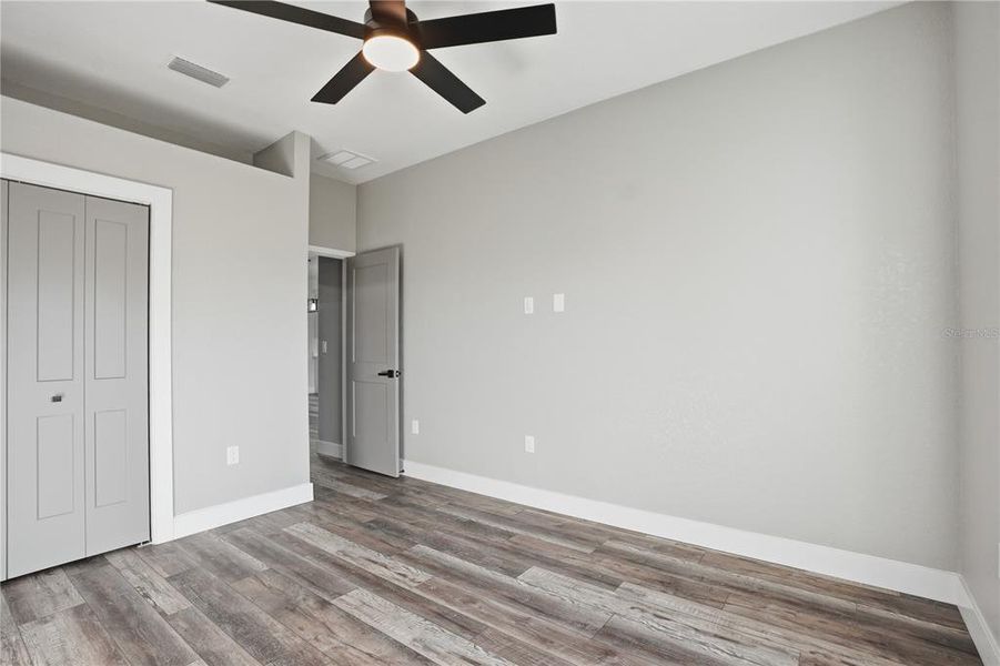 Spacious, unfurnished interior of a new home in , Brooksville (Image 19).