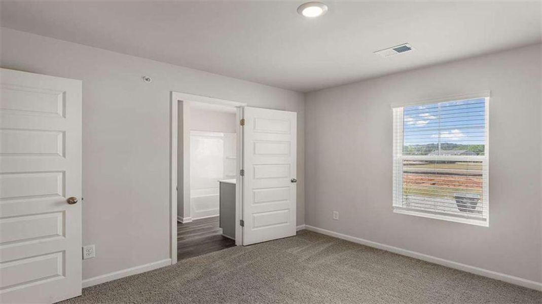 Spacious, unfurnished interior of a new home in Echo Glen, Stockbridge (Image 25).