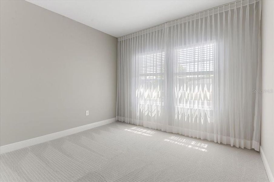 Spacious, unfurnished interior of a new home in , Sarasota (Image 26).
