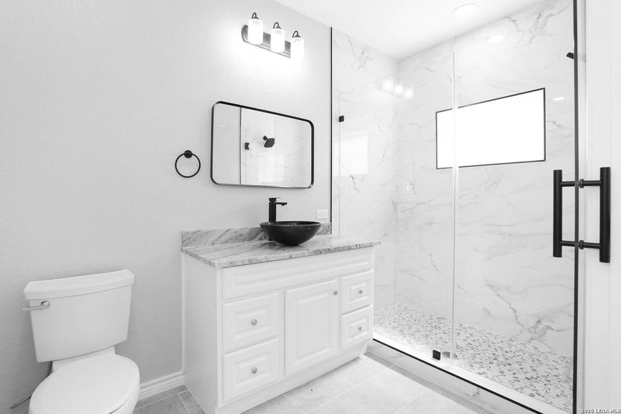 Furnished interior view inside a new home in , Canyon Lake (Image 5).