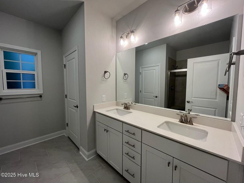 Furnished interior view inside a new home in Palmetto Creek, Bolivia (Image 10).