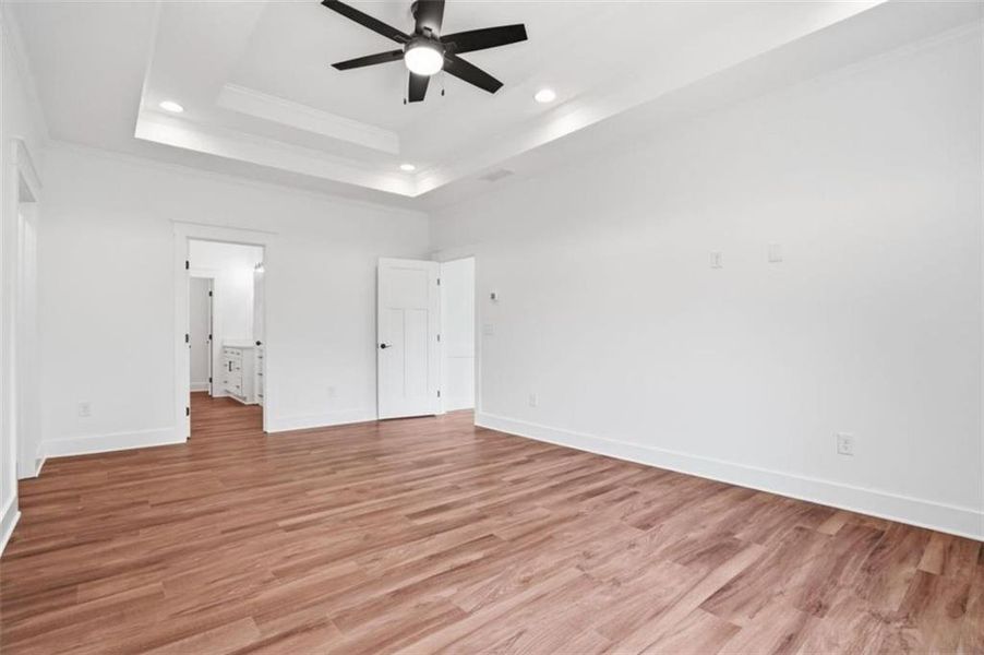 Spacious, unfurnished interior of a new home in , Jasper (Image 38).