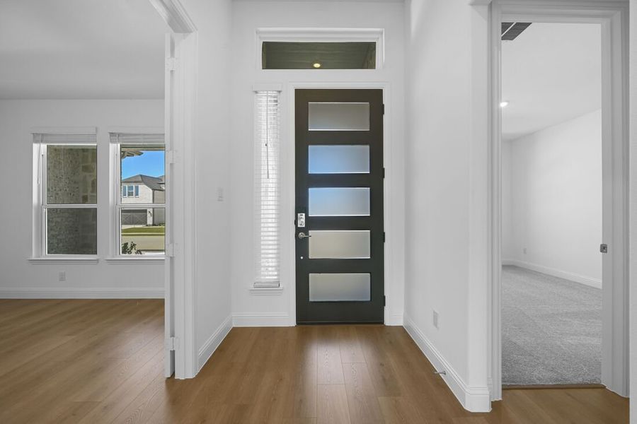 Spacious, unfurnished interior of a new home in South Oak 60s, Lakewood Village (Image 16). Spacious, unfurnished interior of a new home in South Oak 60s, Lakewood Village (Image 16).