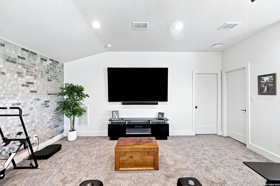 Furnished interior view inside a new home in , Boerne (Image 15).