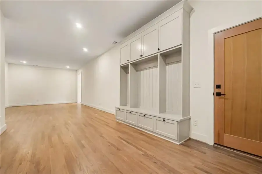 Spacious, unfurnished interior of a new home in , Atlanta (Image 48).