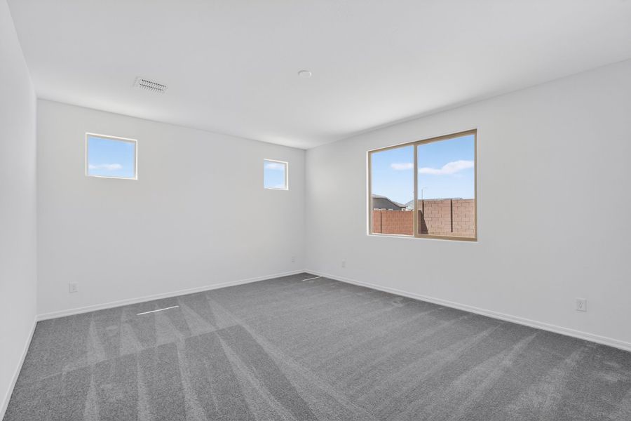 Spacious, unfurnished interior of a new home in Allen Ranches, Litchfield Park (Image 23).