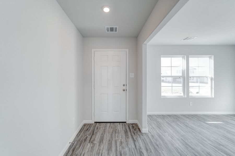 Representative unfurnished interior of a home built from the Jefferson by National HomeCorp in Lincolnton, Lincolnton (Image 23).