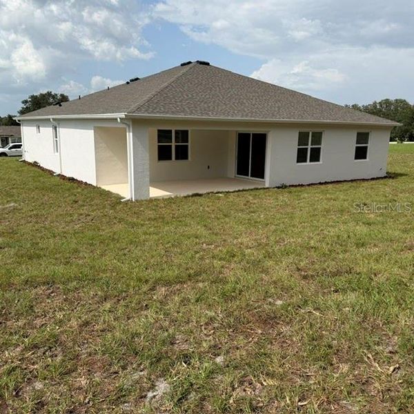 Exterior details and patio area of a home in , Hernando (Image 3).
