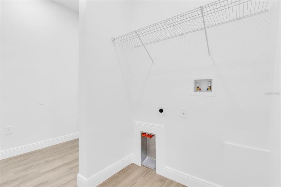 Spacious, unfurnished interior of a new home in , Haines City (Image 39).