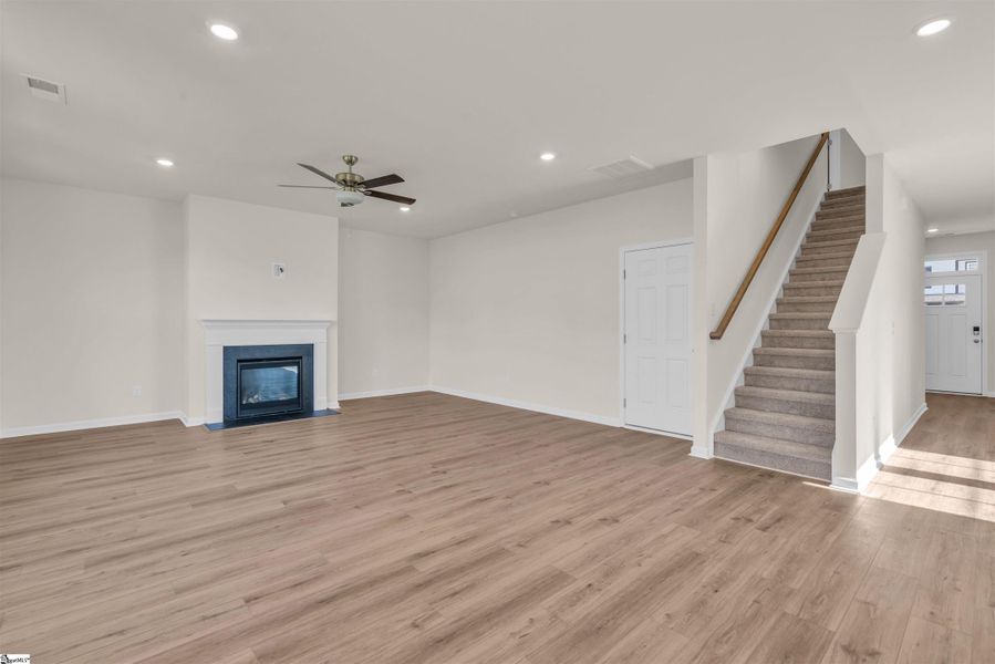 Spacious, unfurnished interior of a new home in Halton Oaks, Spartanburg (Image 14).