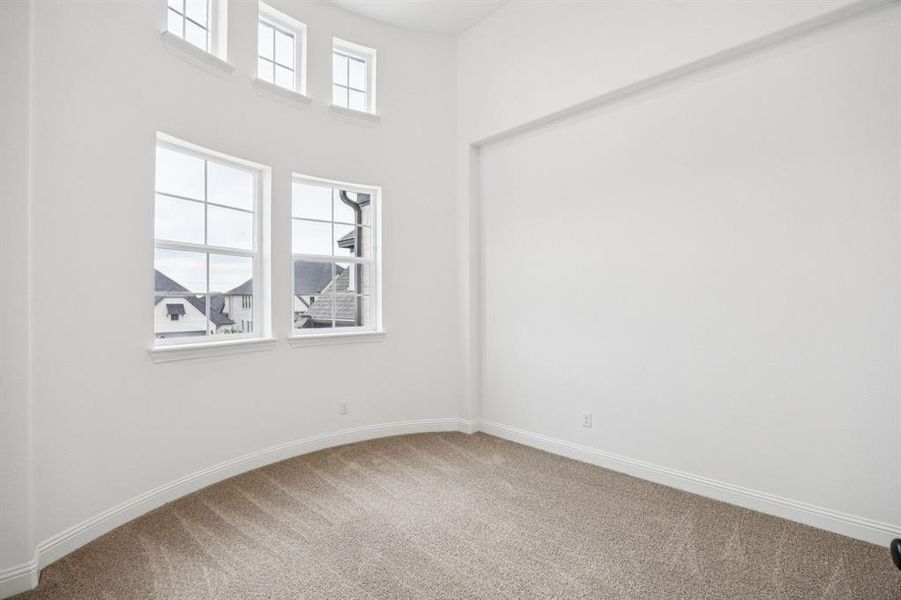 Spacious, unfurnished interior of a new home in Dominion of Pleasant Valley, Wylie (Image 12).