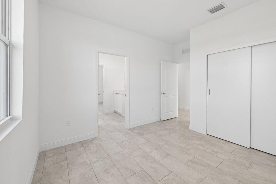 12-web-or-mls-S Castle Cir-S2204-012