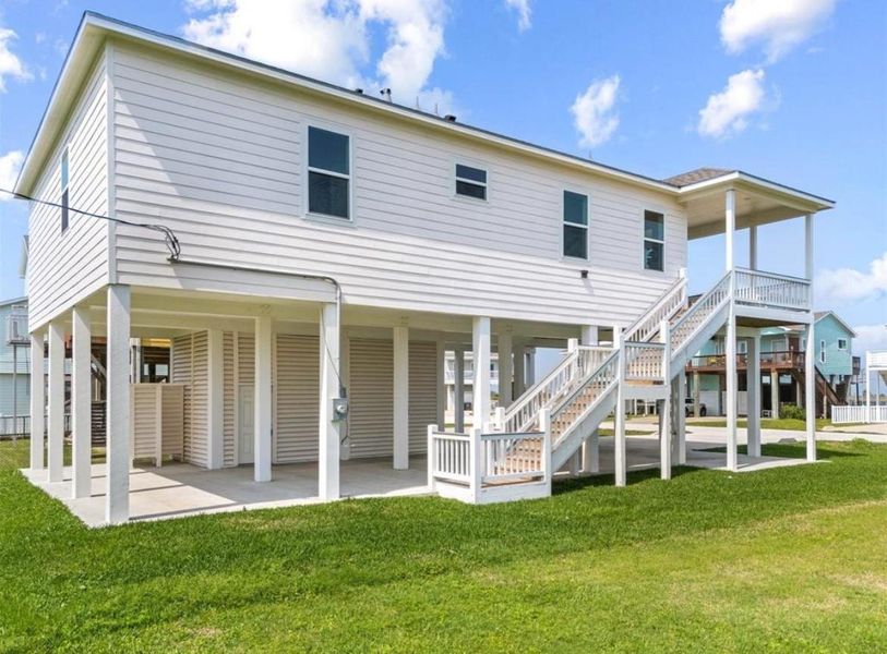 Exterior details and patio area of a home in , Galveston (Image 2).