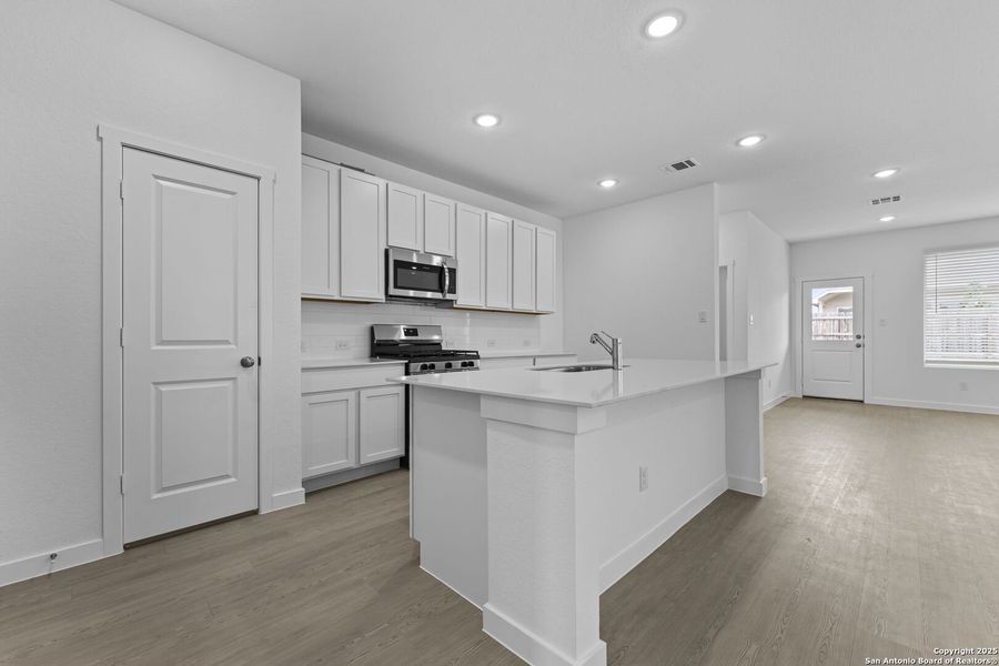 Furnished interior view inside a new home in Hidden Trails: Coastline Collection, Bulverde (Image 7). Furnished interior view inside a new home in Hidden Trails: Coastline Collection, Bulverde (Image 7).