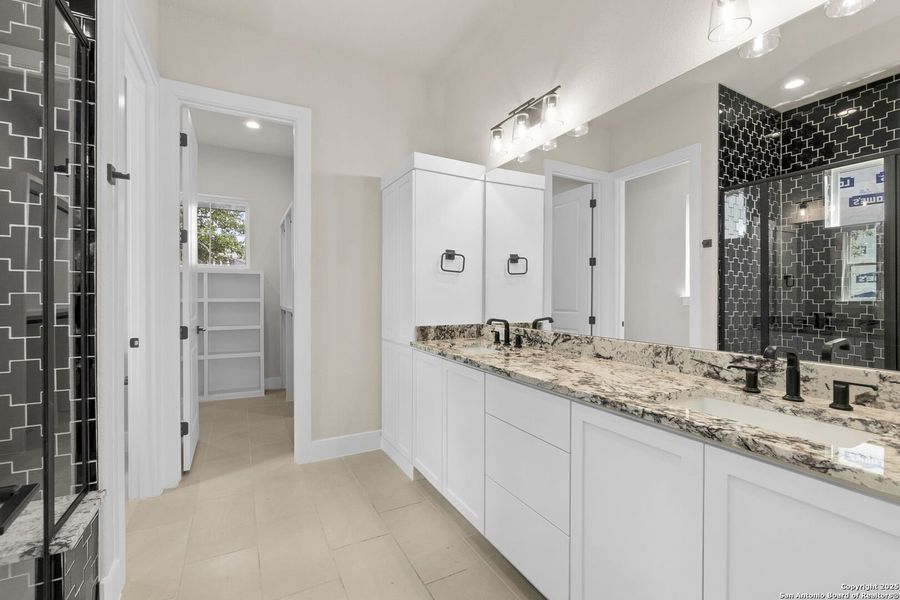 Furnished interior view inside a new home in , Wimberley (Image 6).