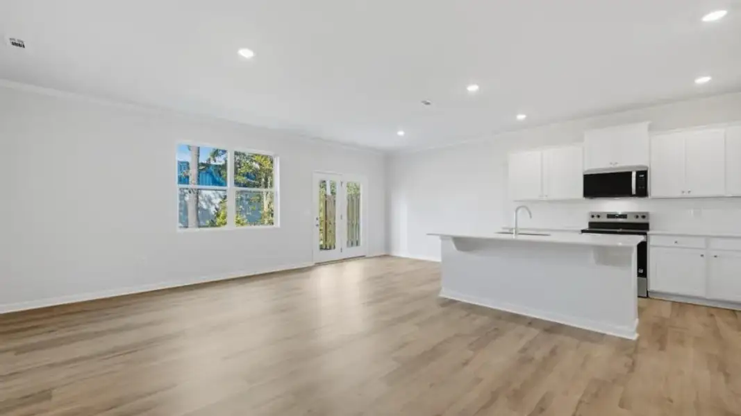 Spacious, unfurnished interior of a new home in Hughes Court, Dawsonville (Image 19).