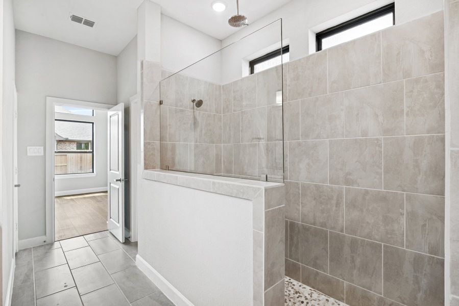 The Elson - Owner's Bath The Elson - Owner's Bath