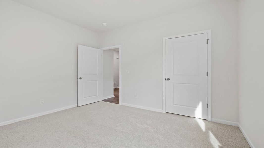 Spacious, unfurnished interior of a new home in Woodglen, Piedmont (Image 16).