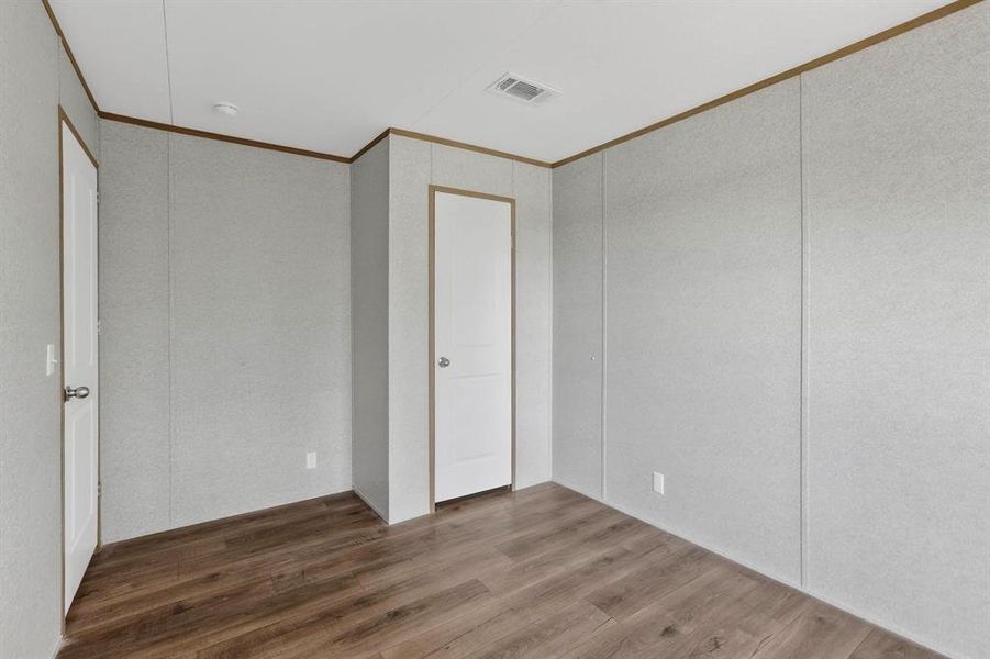 Spacious, unfurnished interior of a new home in , Aurora (Image 29).