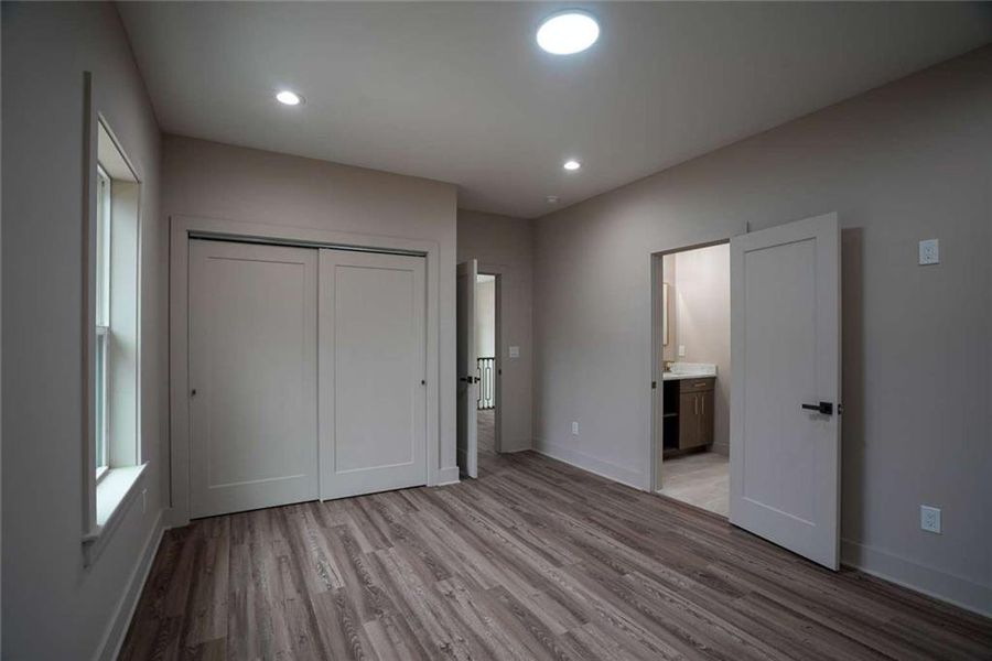 Spacious, unfurnished interior of a new home in , Fayetteville (Image 29).