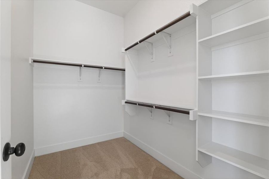 Spacious, unfurnished interior of a new home in , Celeste (Image 25).