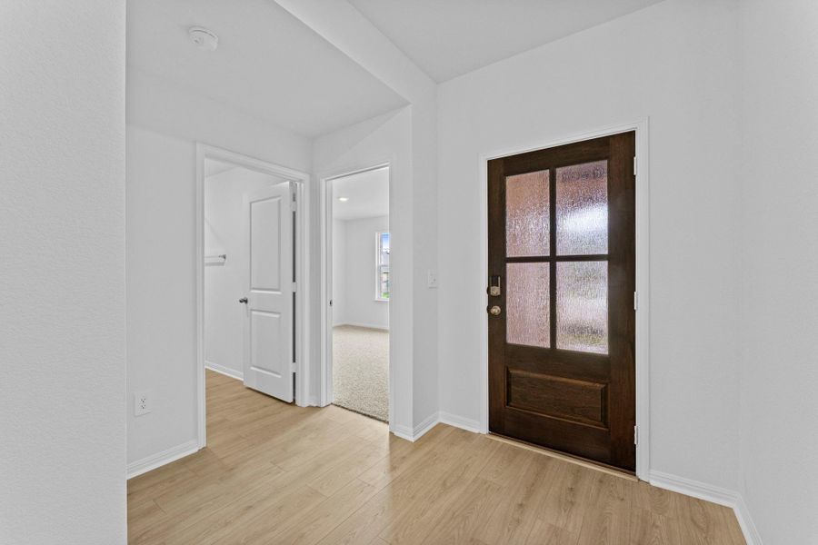 Spacious, unfurnished interior of a new home in Bar W Ranch, Leander (Image 27).