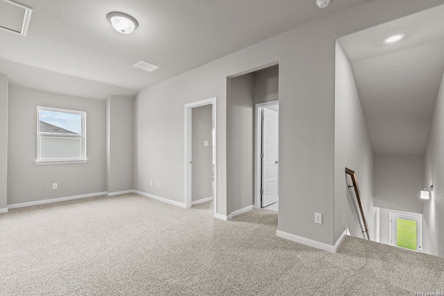 Spacious, unfurnished interior of a new home in Morgan Meadows, San Antonio (Image 8).