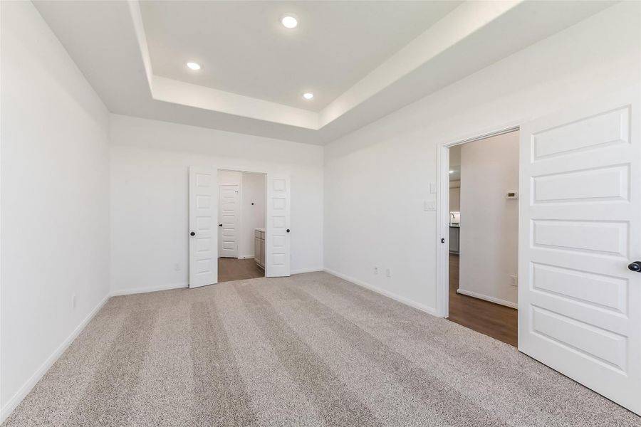 Spacious, unfurnished interior of a new home in River Ranch Meadows, Dayton (Image 23).