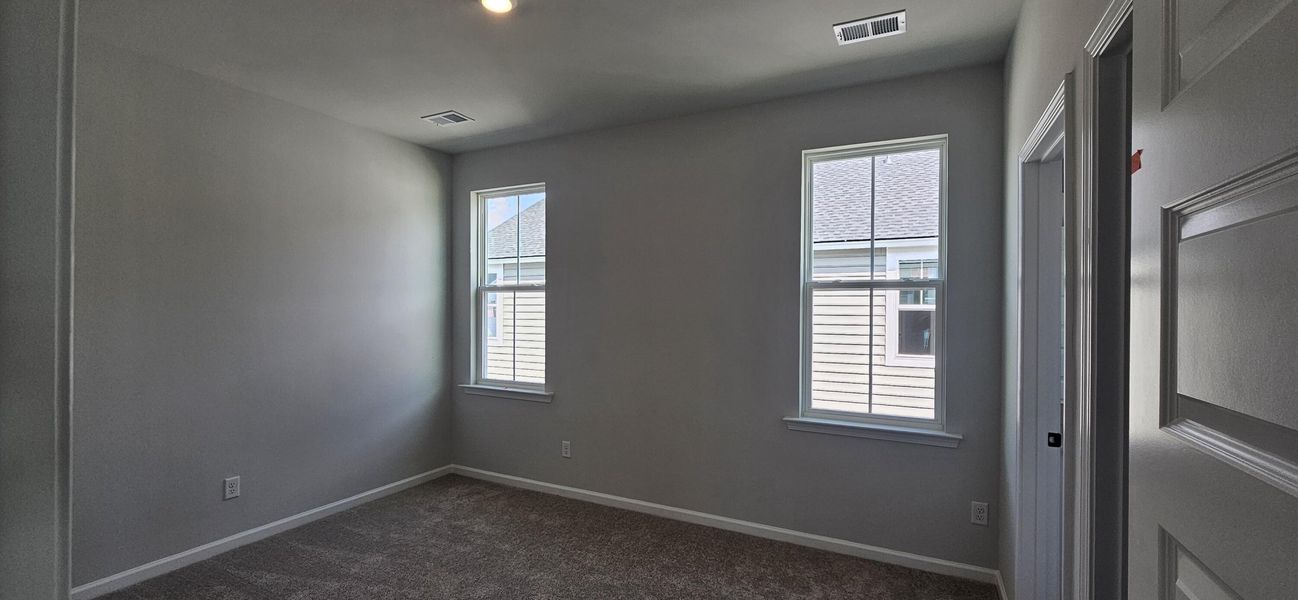 Spacious, unfurnished interior of a new home in , Summerville (Image 14).