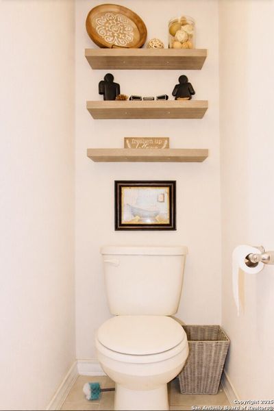 Close-up of interior finishes inside a home in Solana Ridge, San Antonio (Image 20).