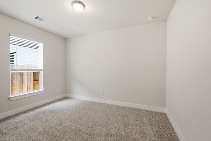 Spacious, unfurnished interior of a new home in Pecan Estates, Crosby (Image 20).