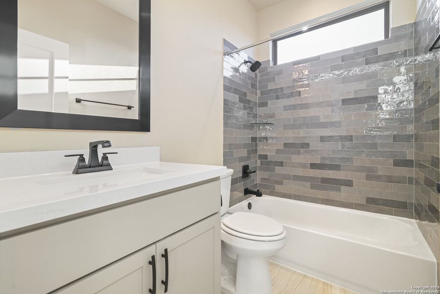 Image 45 of a home in Esperanza - 70'. Image 45 of a home in Esperanza - 70'.