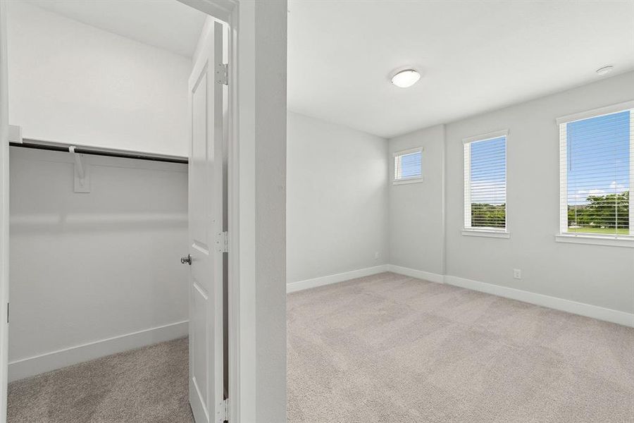 Spacious, unfurnished interior of a new home in , Prosper (Image 28).