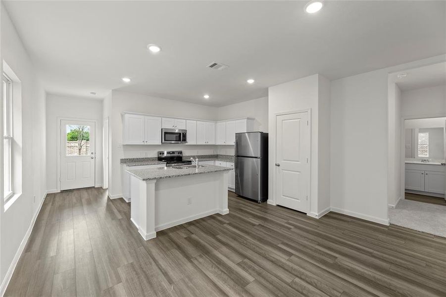 09. 108 Connecticut - Dining 09. 108 Connecticut - Dining