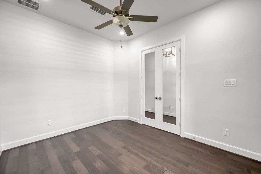 Spacious, unfurnished interior of a new home in The Meadows at Imperial Oaks, Conroe (Image 30). Spacious, unfurnished interior of a new home in The Meadows at Imperial Oaks, Conroe (Image 30).