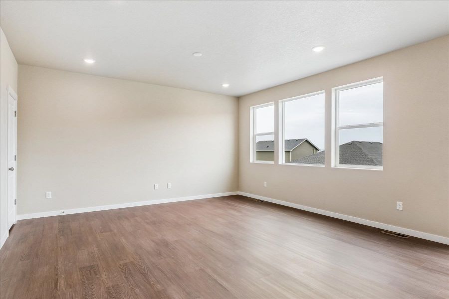 Spacious, unfurnished interior of a new home in Aspen Ranch, Fountain (Image 12).