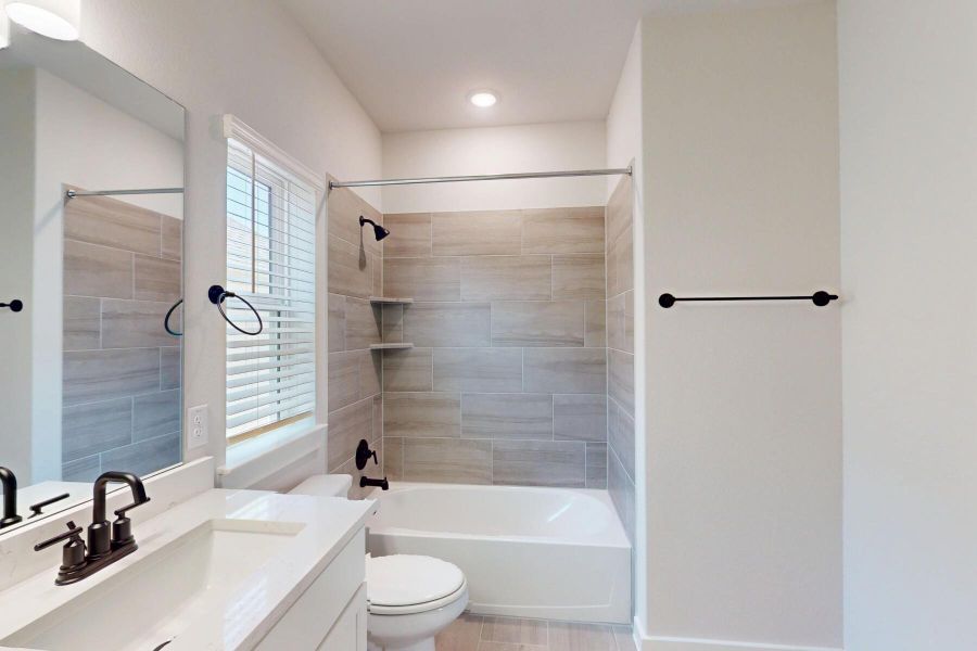 Furnished interior view inside a new home in Edgewood, Leander (Image 9).