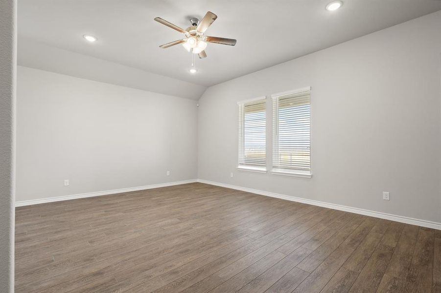 Spacious, unfurnished interior of a new home in Rocky Creek Crossing, Fort Worth (Image 16). Spacious, unfurnished interior of a new home in Rocky Creek Crossing, Fort Worth (Image 16).