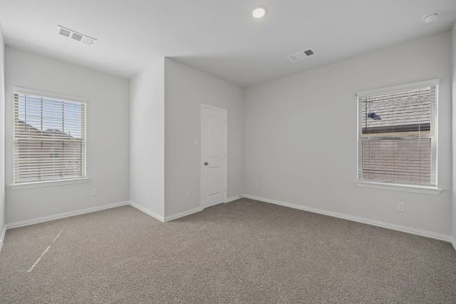 Spacious, unfurnished interior of a new home in Solterra Texas, Mesquite (Image 20).