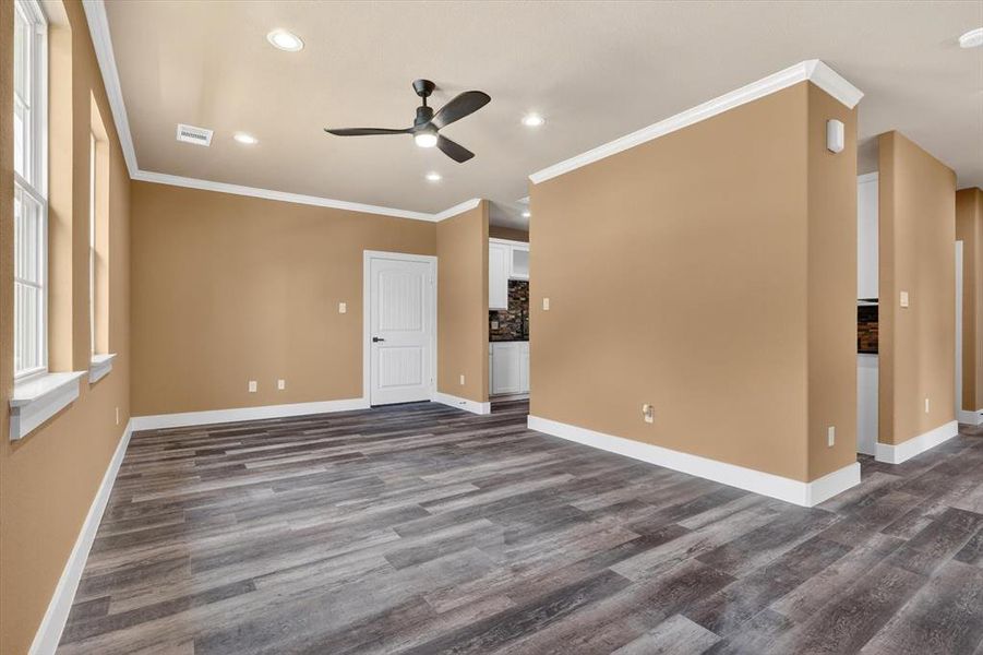Spacious, unfurnished interior of a new home in , Waxahachie (Image 15).