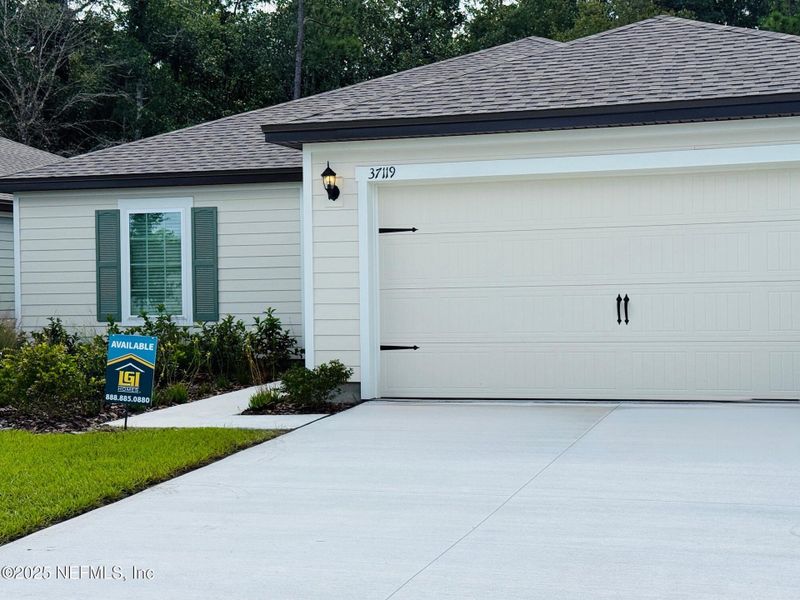 Exterior details and patio area of a home in Whisper Ridge, Hilliard (Image 3). Exterior details and patio area of a home in Whisper Ridge, Hilliard (Image 3).